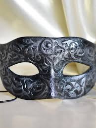 Half-mask / domino / eye mask